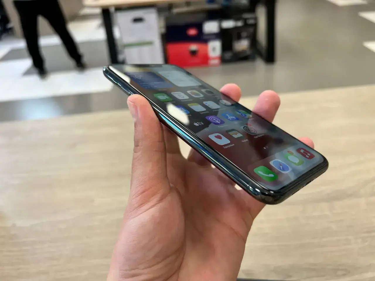 USED (IP0025) Apple iPhone 11 Pro Max Dual Sim 64GB Midnight Green (MWF02), (Стан - 9/10, Комплект - iPhone, коробка | гарантія - 1 міс.)